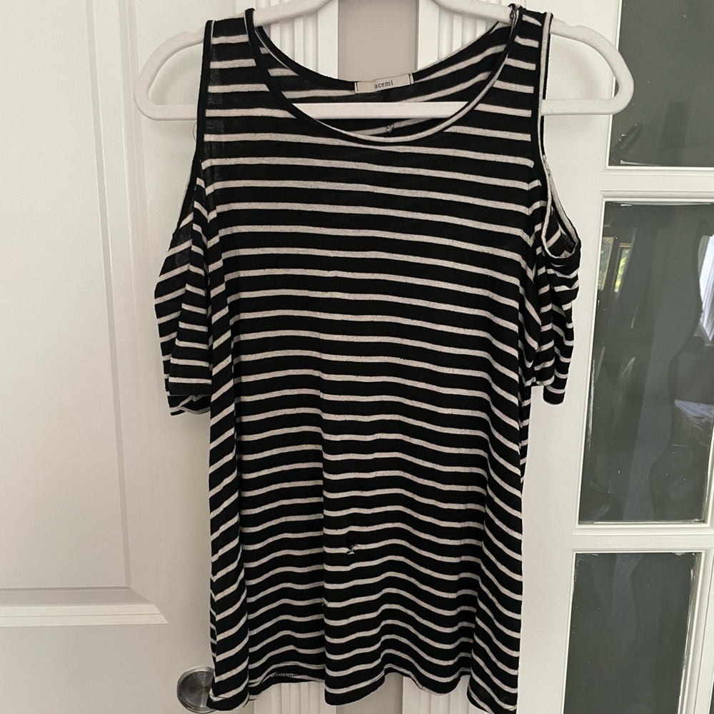 Navy and bite striped COLD SHOULDER shirt. Super flattering on chest
